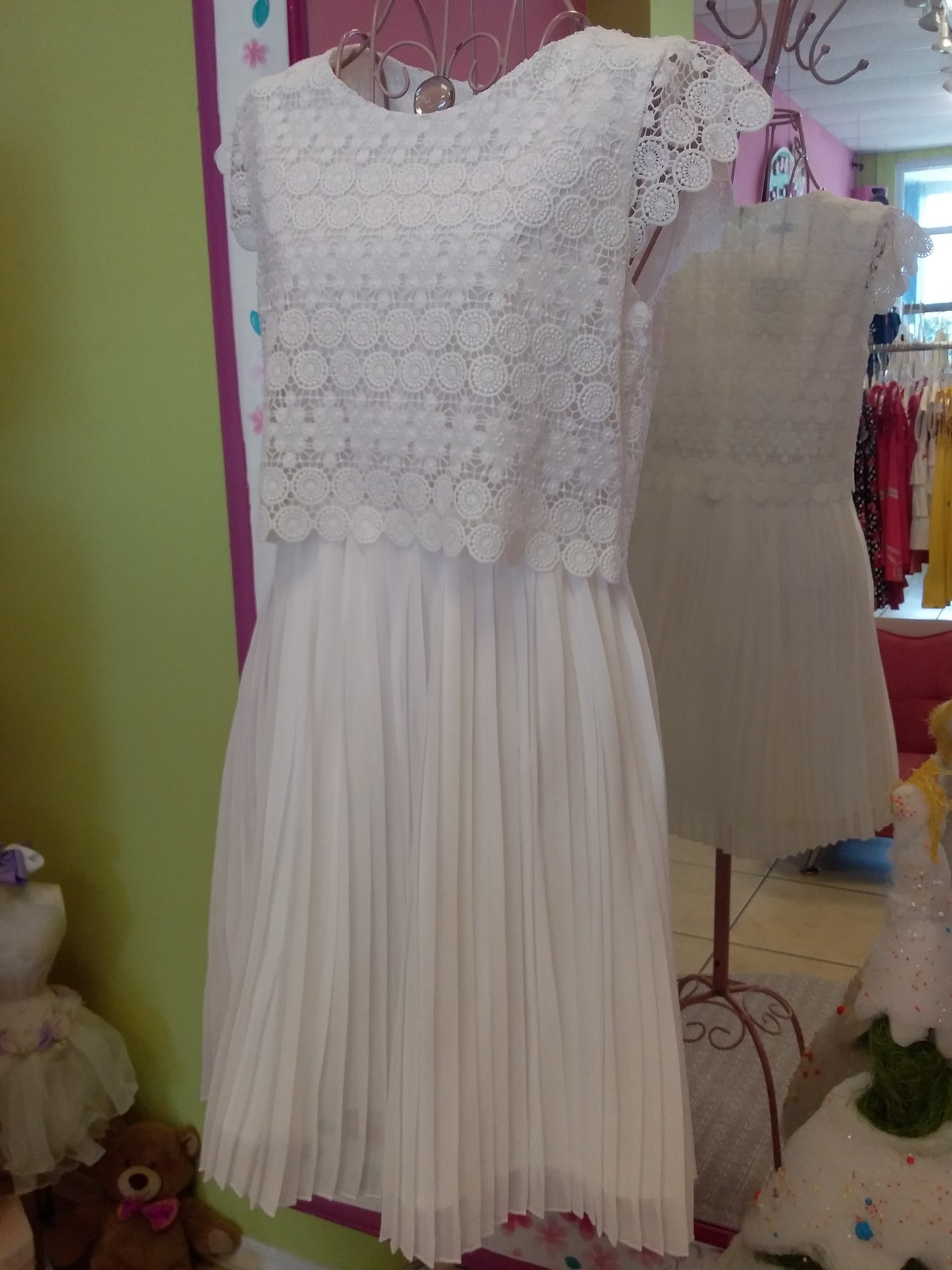 White Chiffon Dress with Gipure for Teens